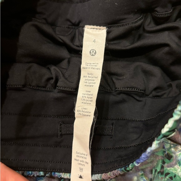 LULULEMON Track That 5" Short Rapid Flourish Multi Size 4 - Picture 10 of 14